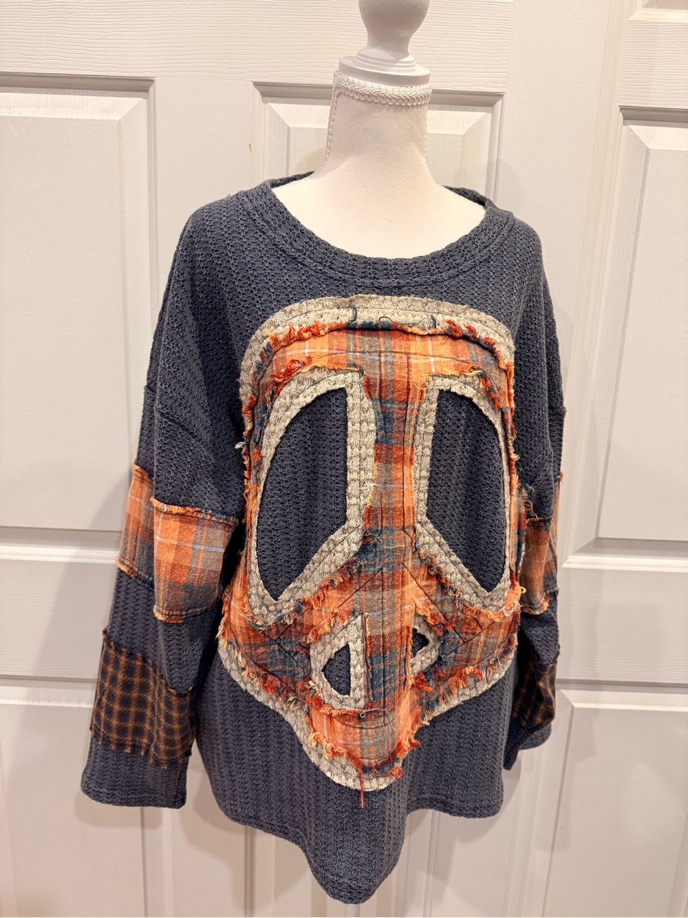 Oli & Hali Peace Sign Patchwork Sweater S Oversized Boho Plaid Mixed Media - Picture 7 of 10